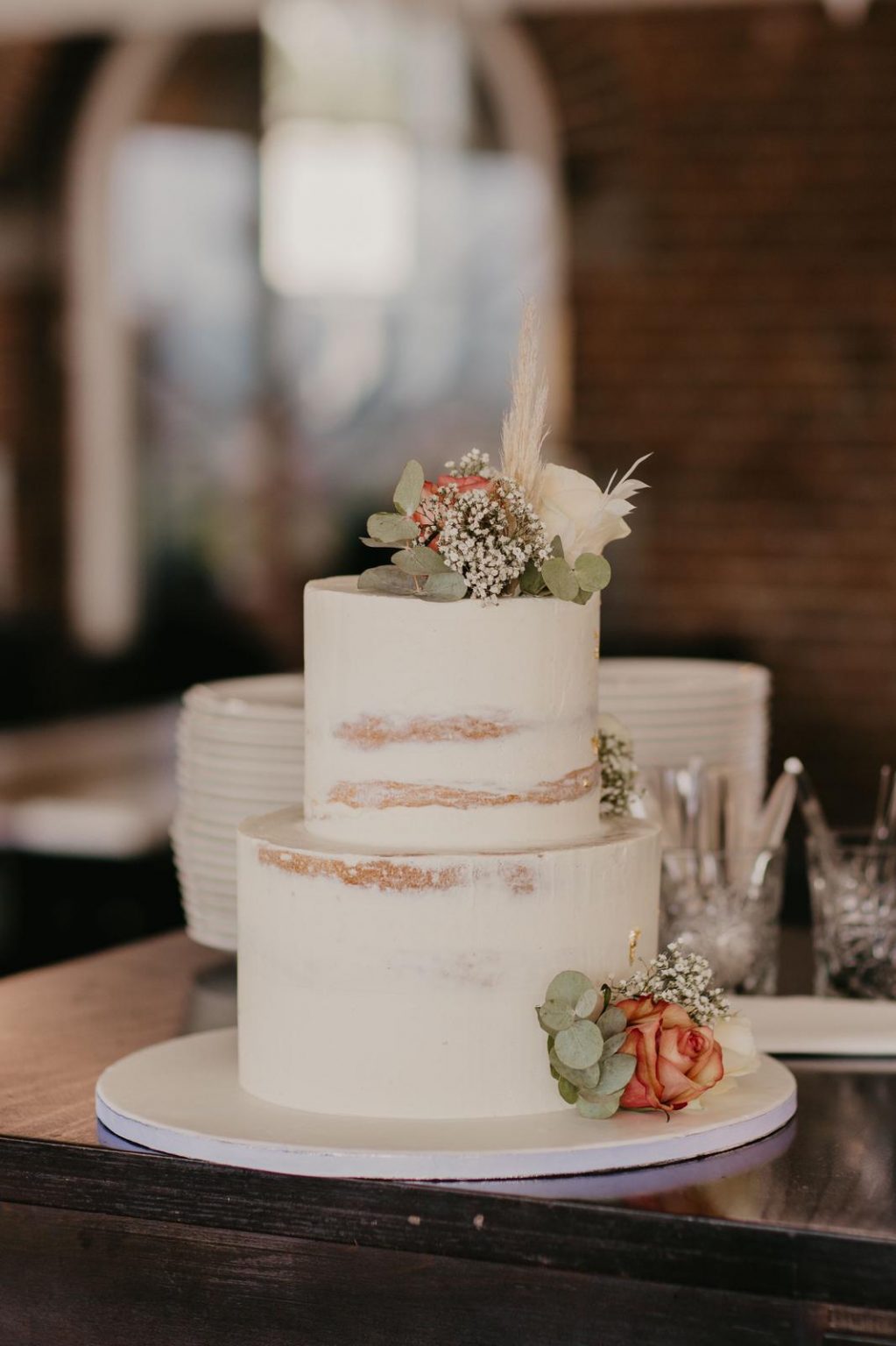 Semi Naked Weddingcake Met Verse Bloemen Enjoy Cakes