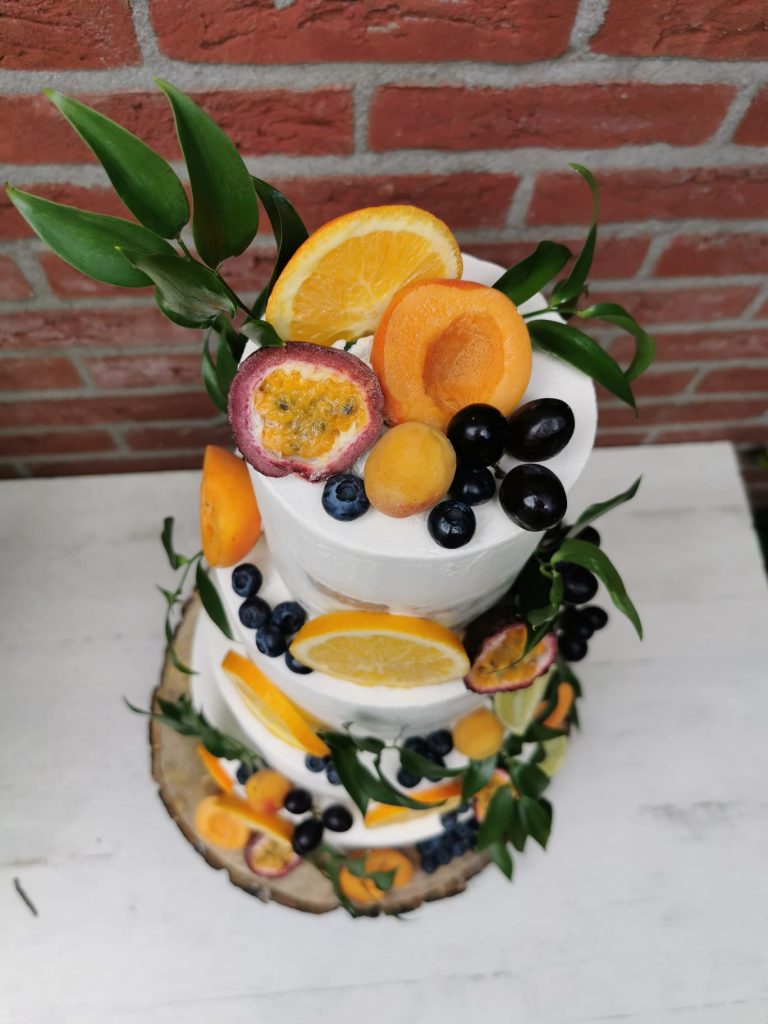 Semi Naked Citrus Fruit Bruidstaart Enjoy Cakes