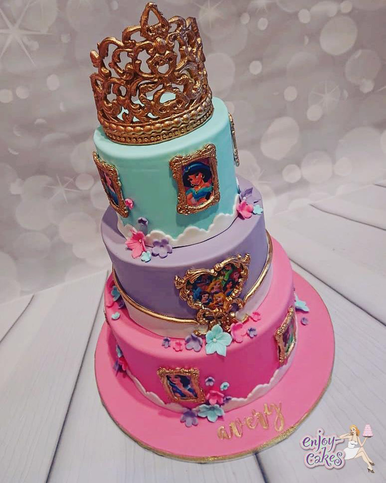 Prinsessentaart Met Gouden Kroon Enjoy Cakes