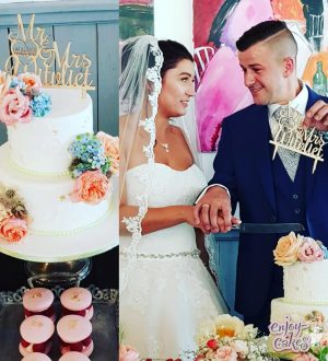 Elegant wedding cake with flowers