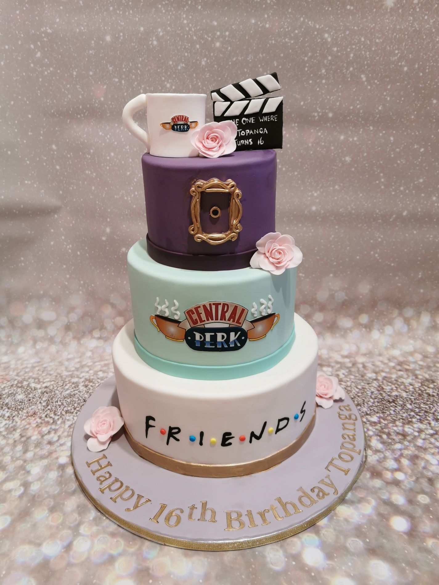 Nauw capsule borduurwerk Friends taart - Enjoy-Cakes