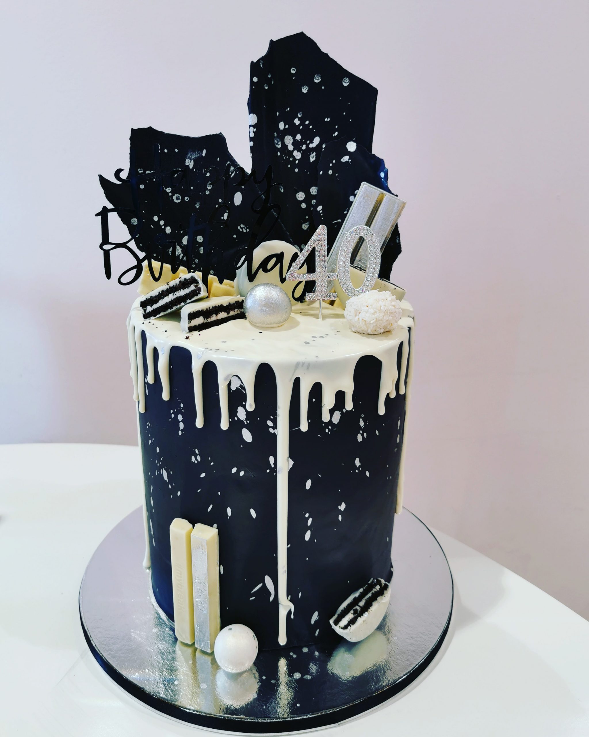 Afspraak comfort Fysica Black Dripp cake - Enjoy-Cakes