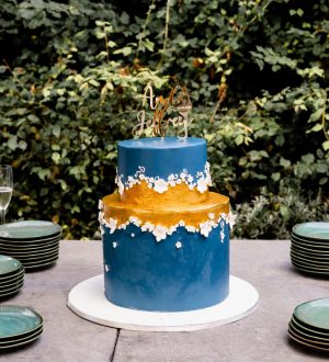 Blue goldweddingcake
