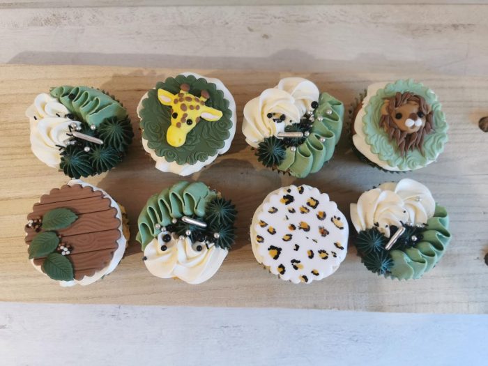 Luxe Jungle cupcakes