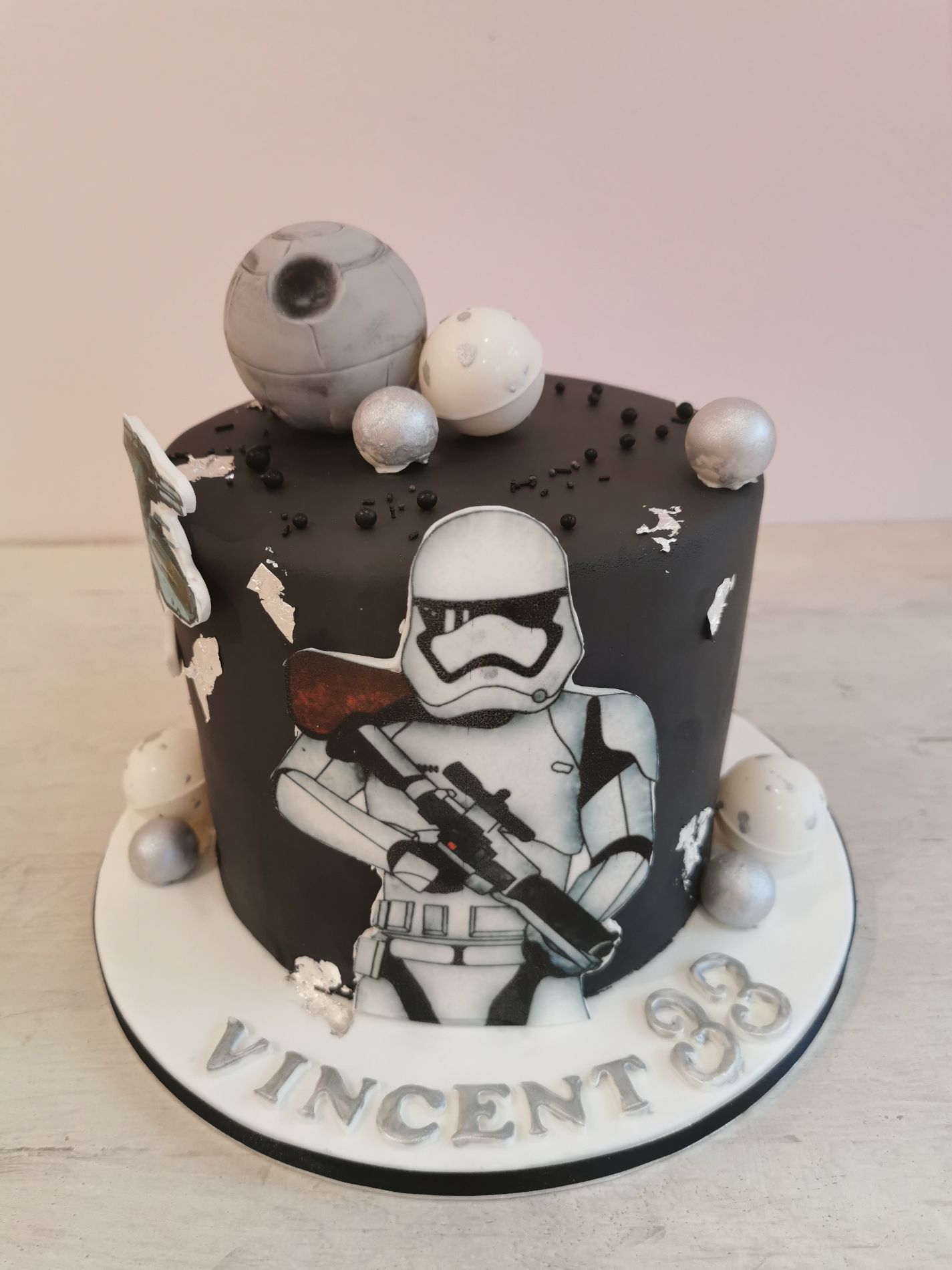 silhouet goedkeuren Gevoelig voor Star wars taart - Enjoy-Cakes