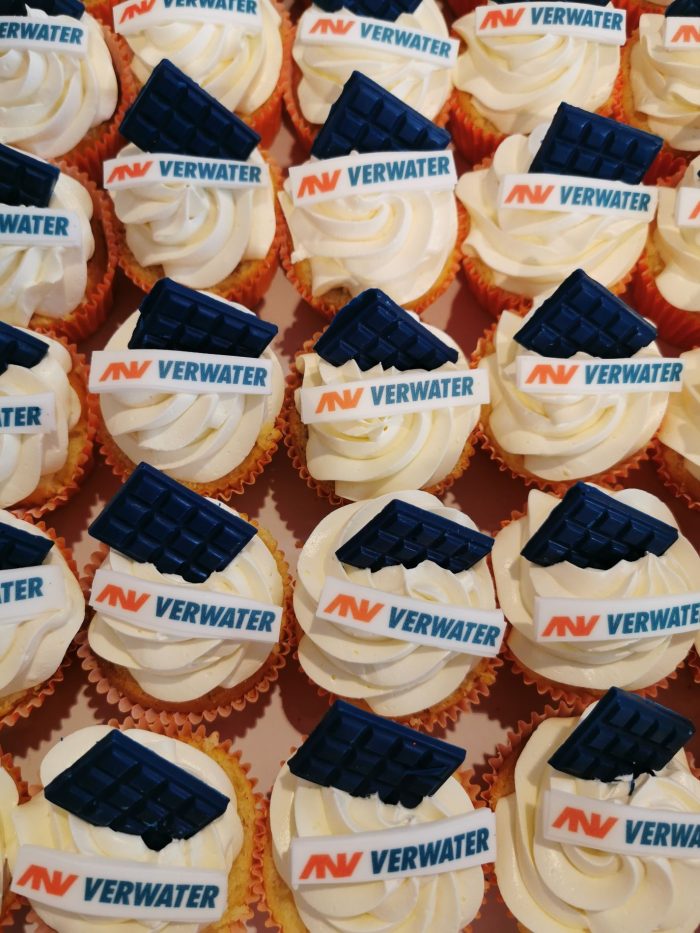Bedrijfs cupcakes met logo