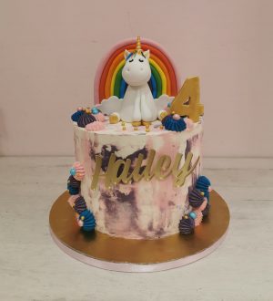 unicorn regenboog creme taart