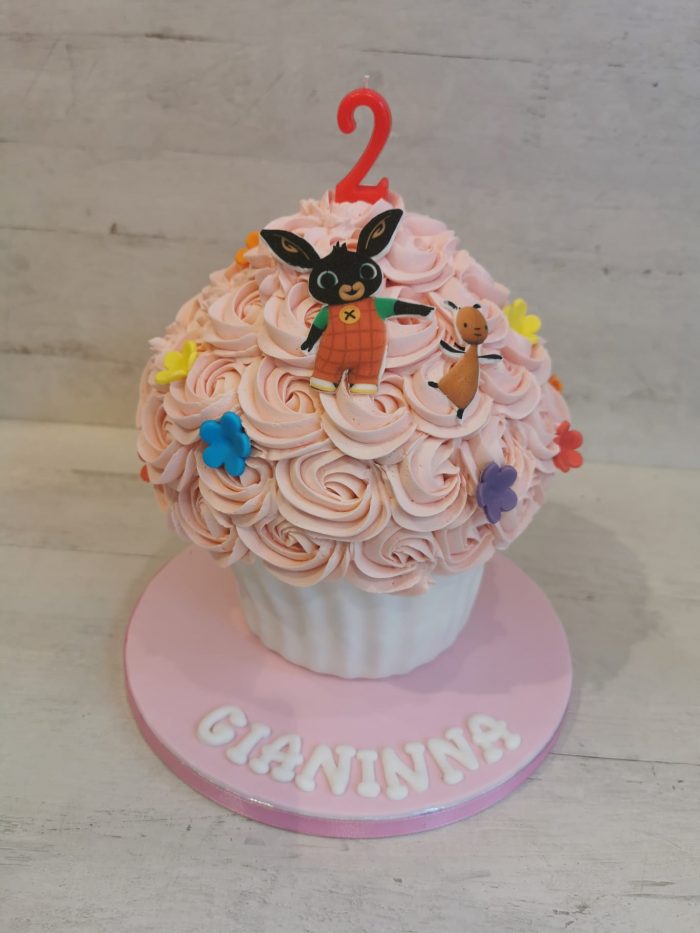 Bing giant cupcake smashcake