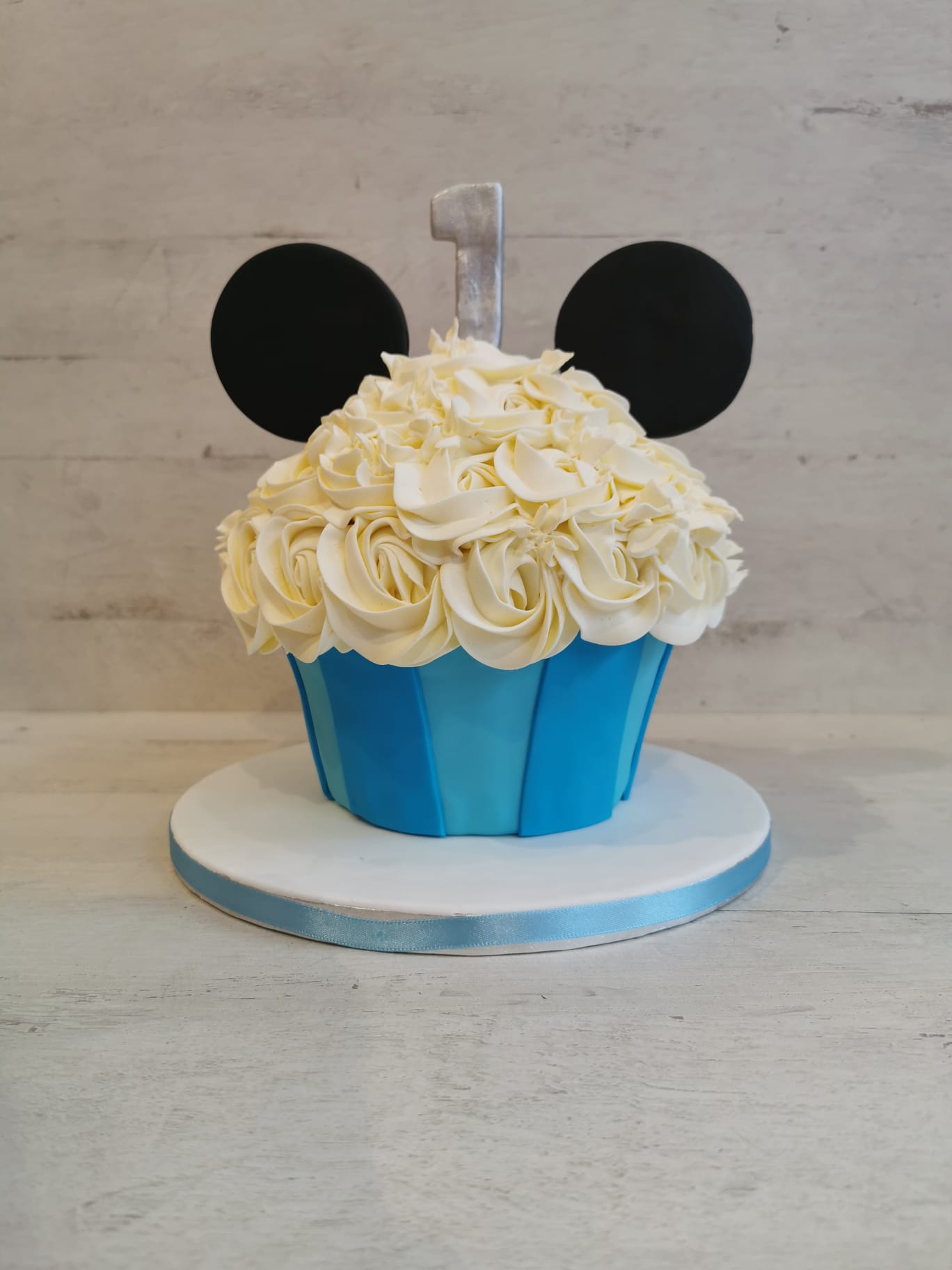 vergiftigen Portiek vijver mickey mouse giant cupcake smashcake - Enjoy-Cakes