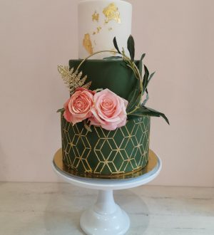 green & gold wedding cake