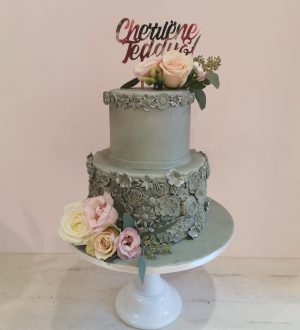 Green romantic weddingcake
