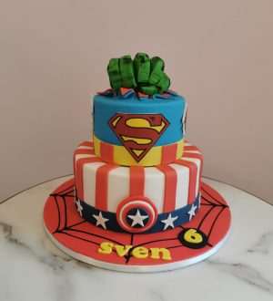 Super hero marvel taart