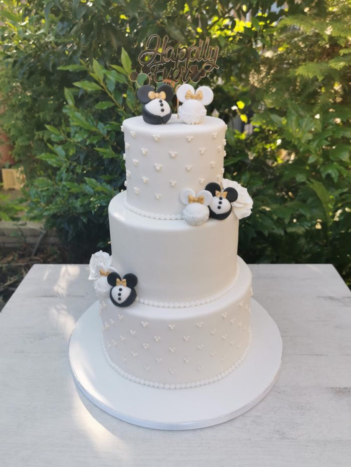 Mickey mouse wedding cake