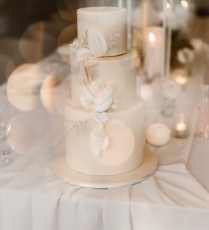 Wafel paper wedding cake