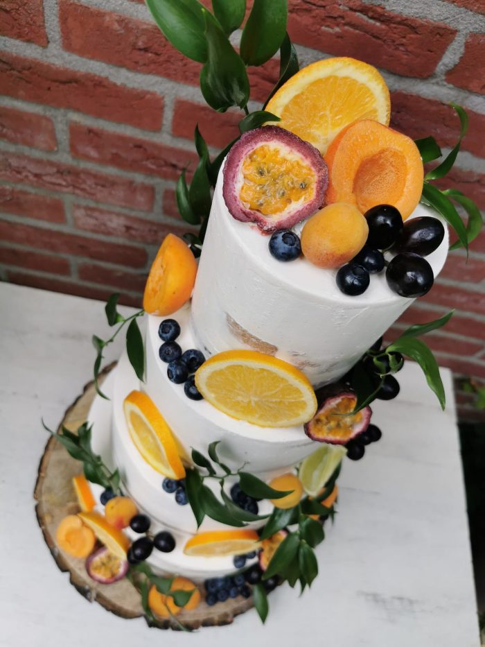 Peach marble wedding cake