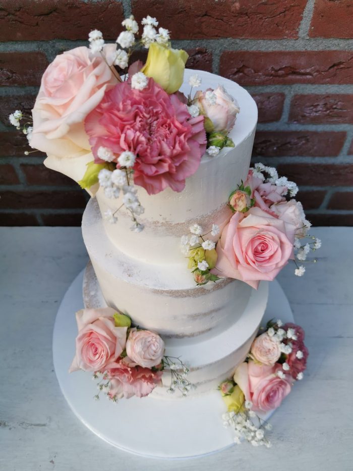 Peach marble wedding cake