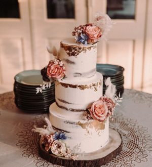 Semi naked cake with real flowers
