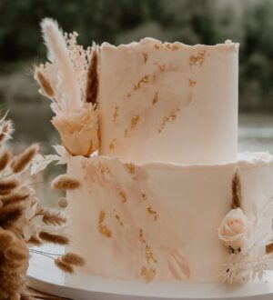 creme bloemen bruidstaart creme bloemen bruidstaart