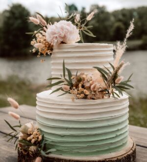 creme bloemen bruidstaart creme bloemen bruidstaart