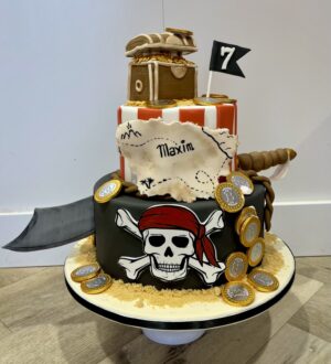 Piraten taart met schatkist Piraten taart met schatkist