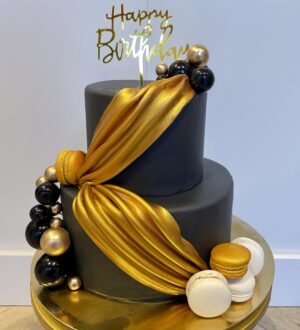 Black and gold drapperie taart Black and gold drapperie taart