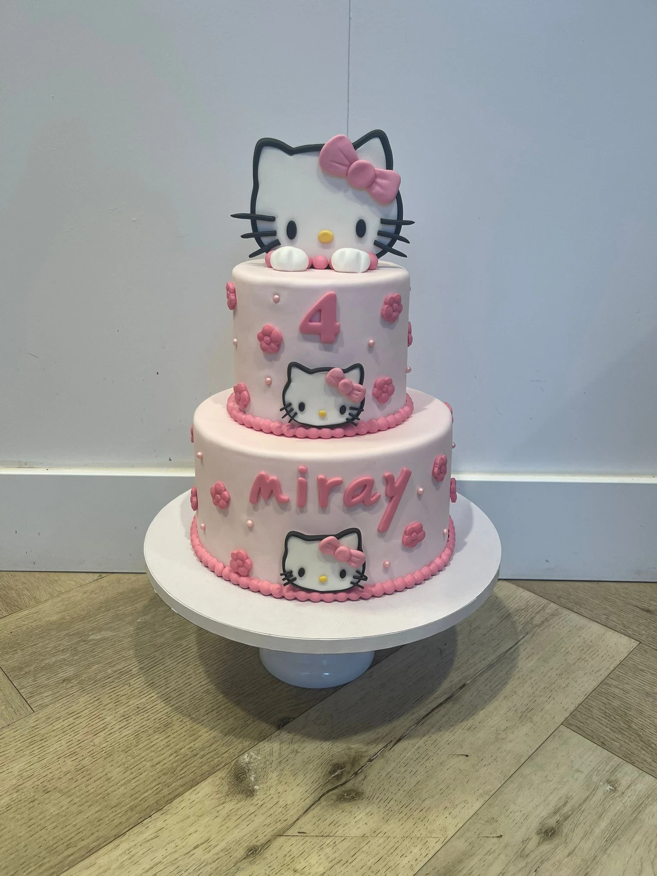 Roze Hello Kitty taart Roze Hello Kitty taart