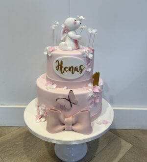 Konijn tussen de bloemen taart Konijn tussen de bloemen taart