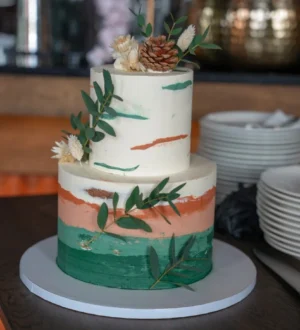 Natuurtinten bruidstaart met eucalyptus Natuurtinten bruidstaart met eucalyptus