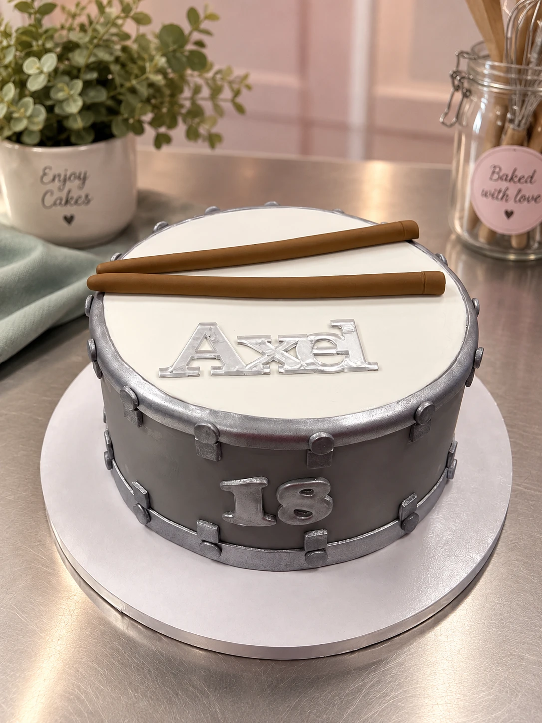 Drumstel taart met drumstokken Drumstel taart met drumstokken